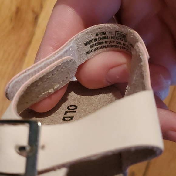 Bundle Baby infant sandals and flip flops - Picture 9 of 10